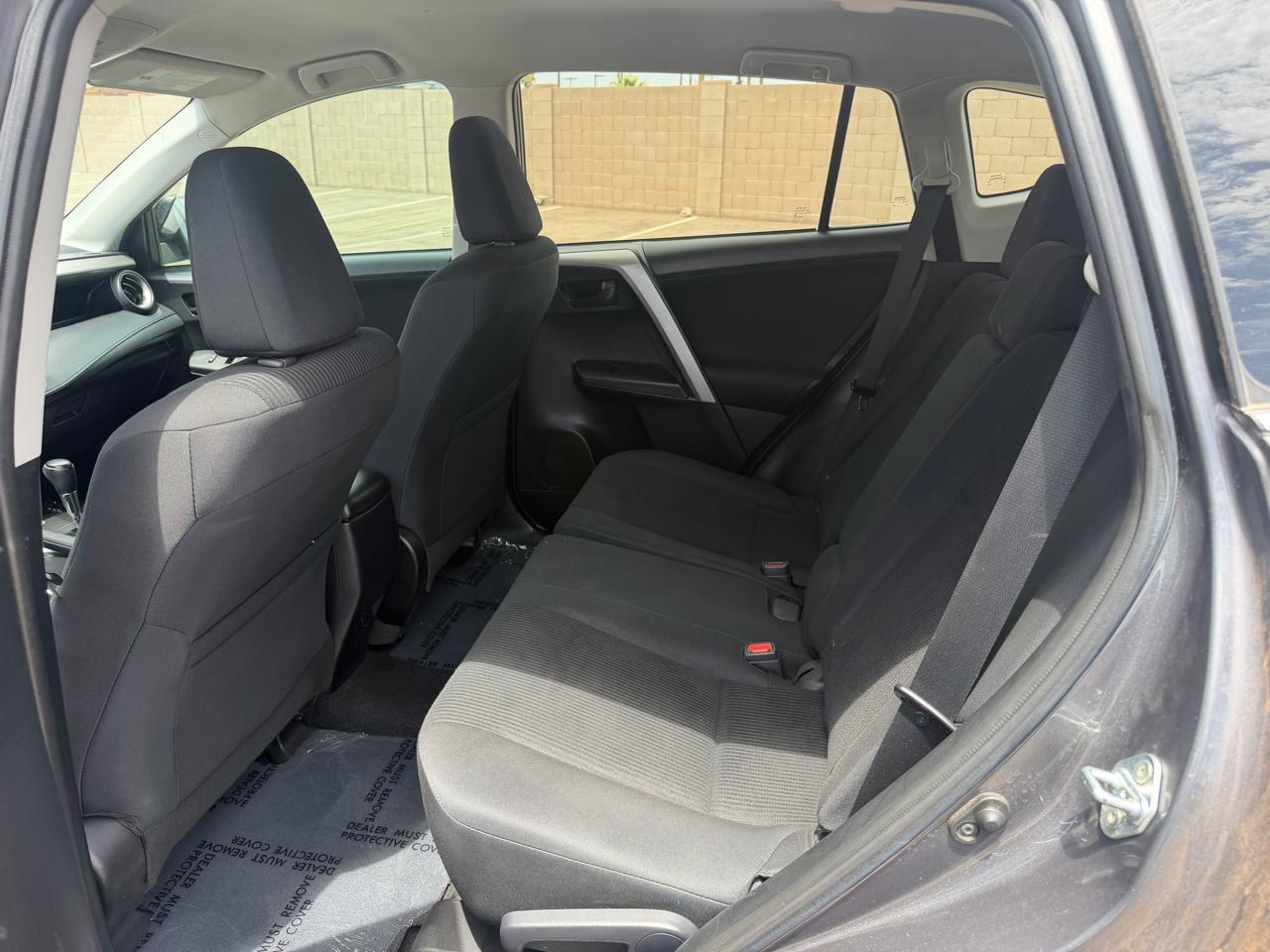 Toyota RAV4 LE FWD 2016