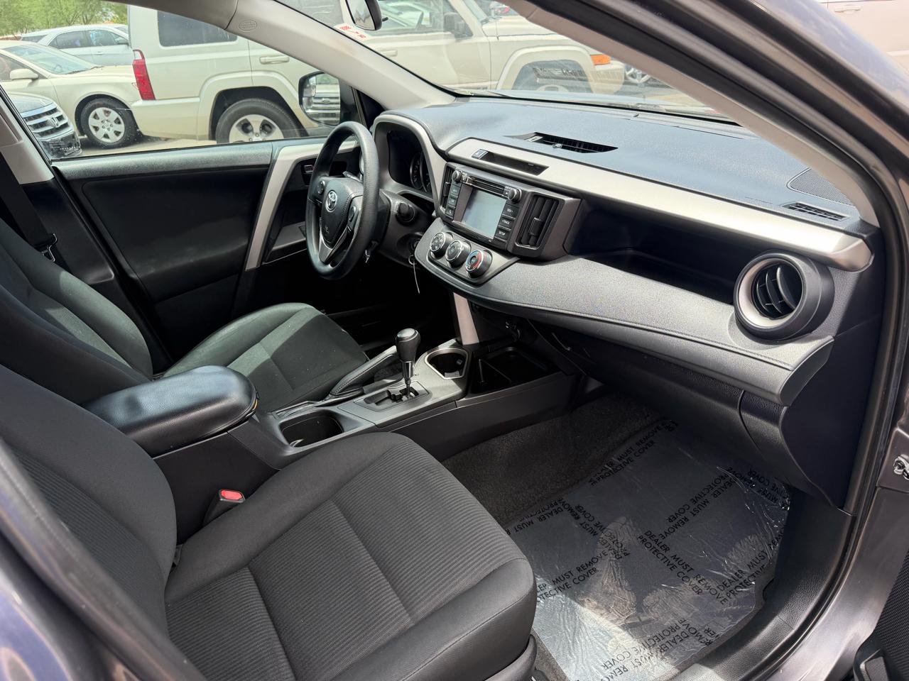 Toyota RAV4 LE FWD 2016