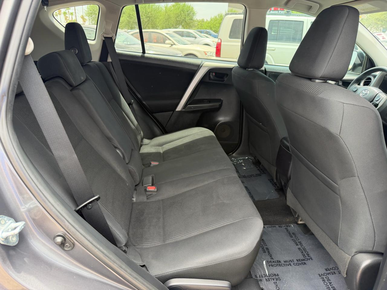 Toyota RAV4 LE FWD 2016