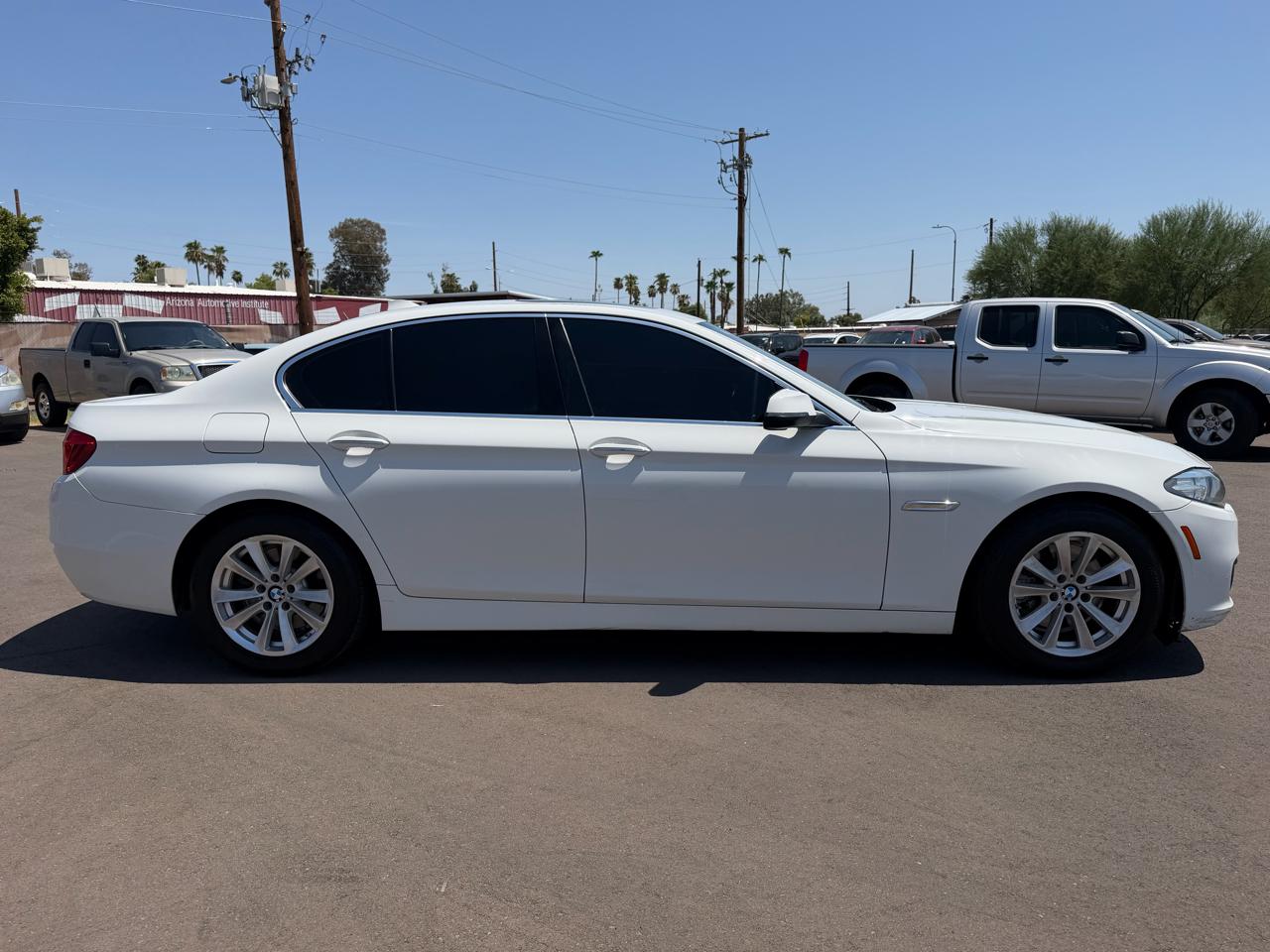 BMW 5-Series 528i 2015