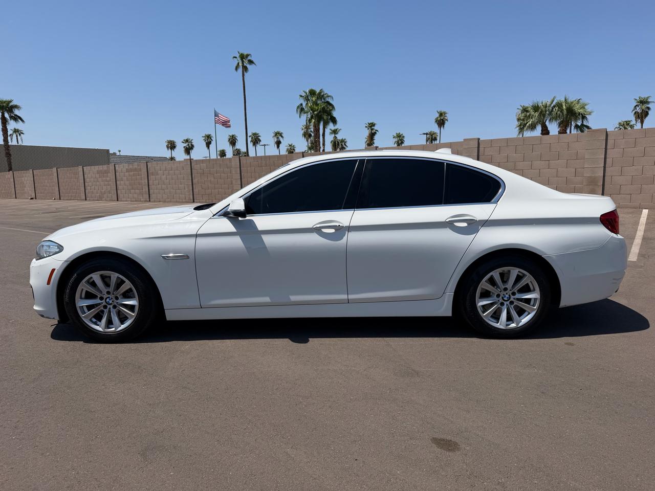 BMW 5-Series 528i 2015