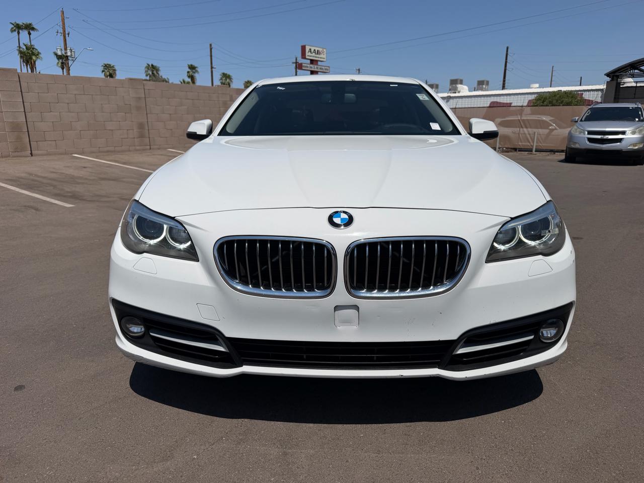 BMW 5-Series 528i 2015