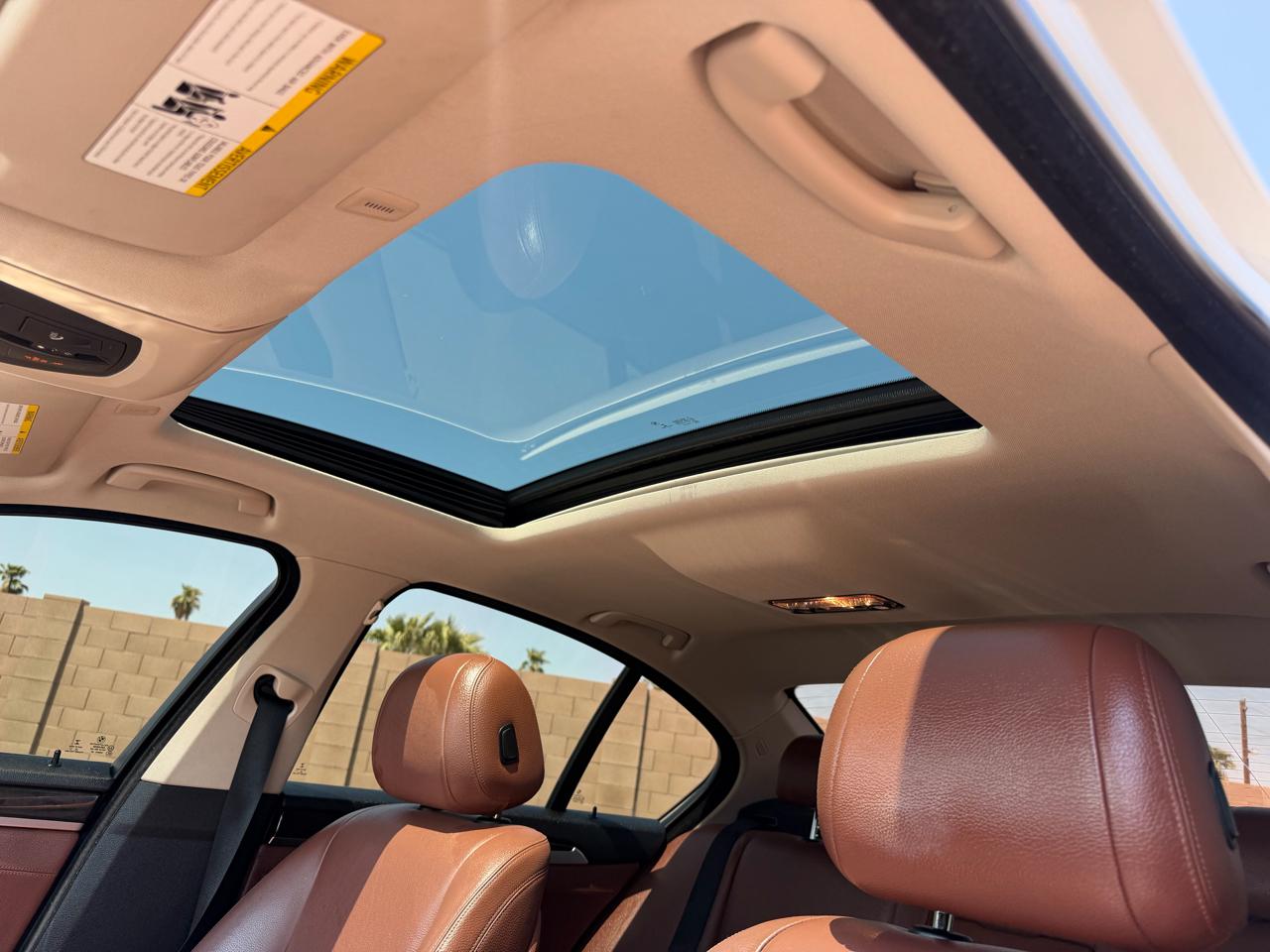 BMW 5-Series 528i 2015