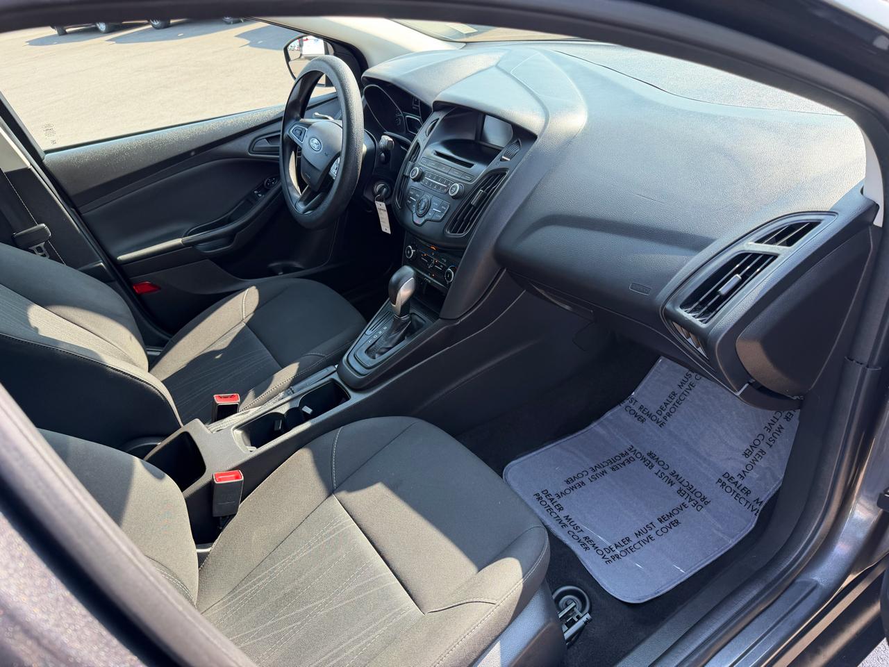Ford Focus S Sedan 2017
