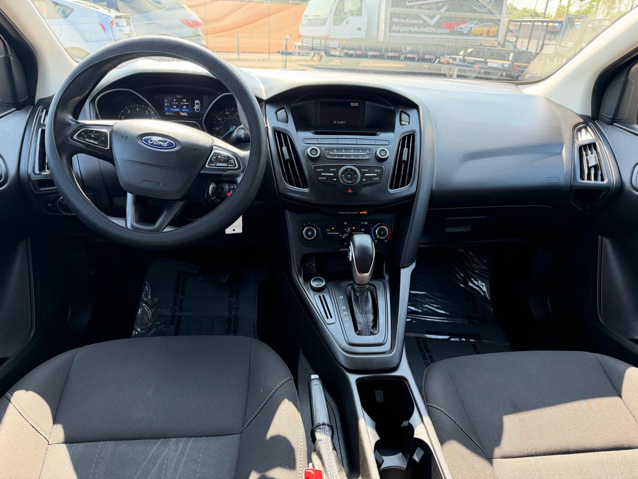 Ford Focus S Sedan 2017
