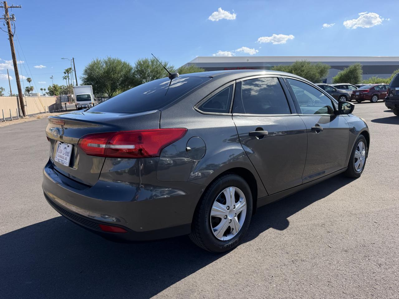 Ford Focus S Sedan 2017