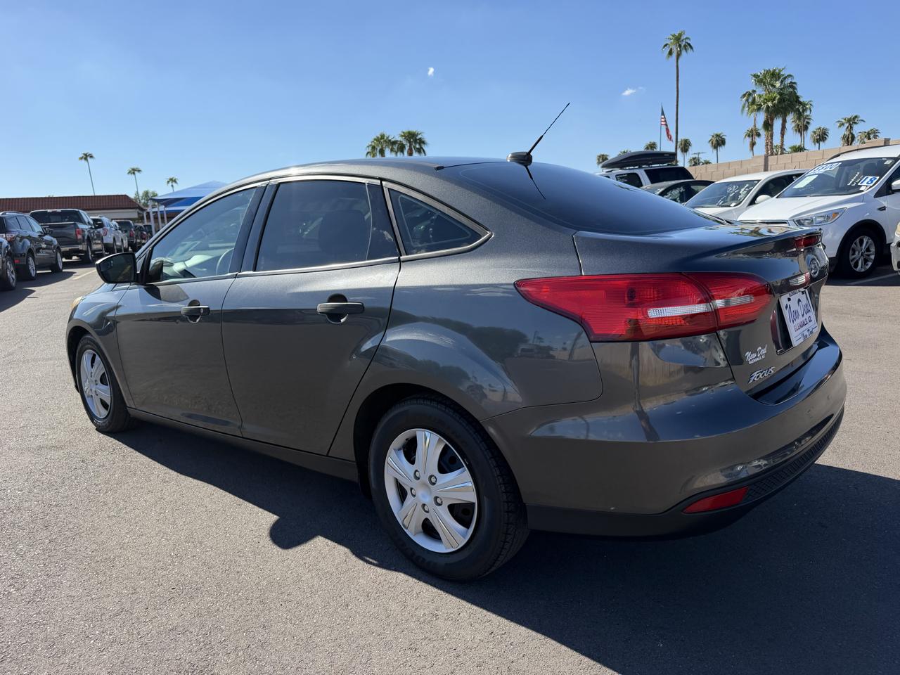 Ford Focus S Sedan 2017