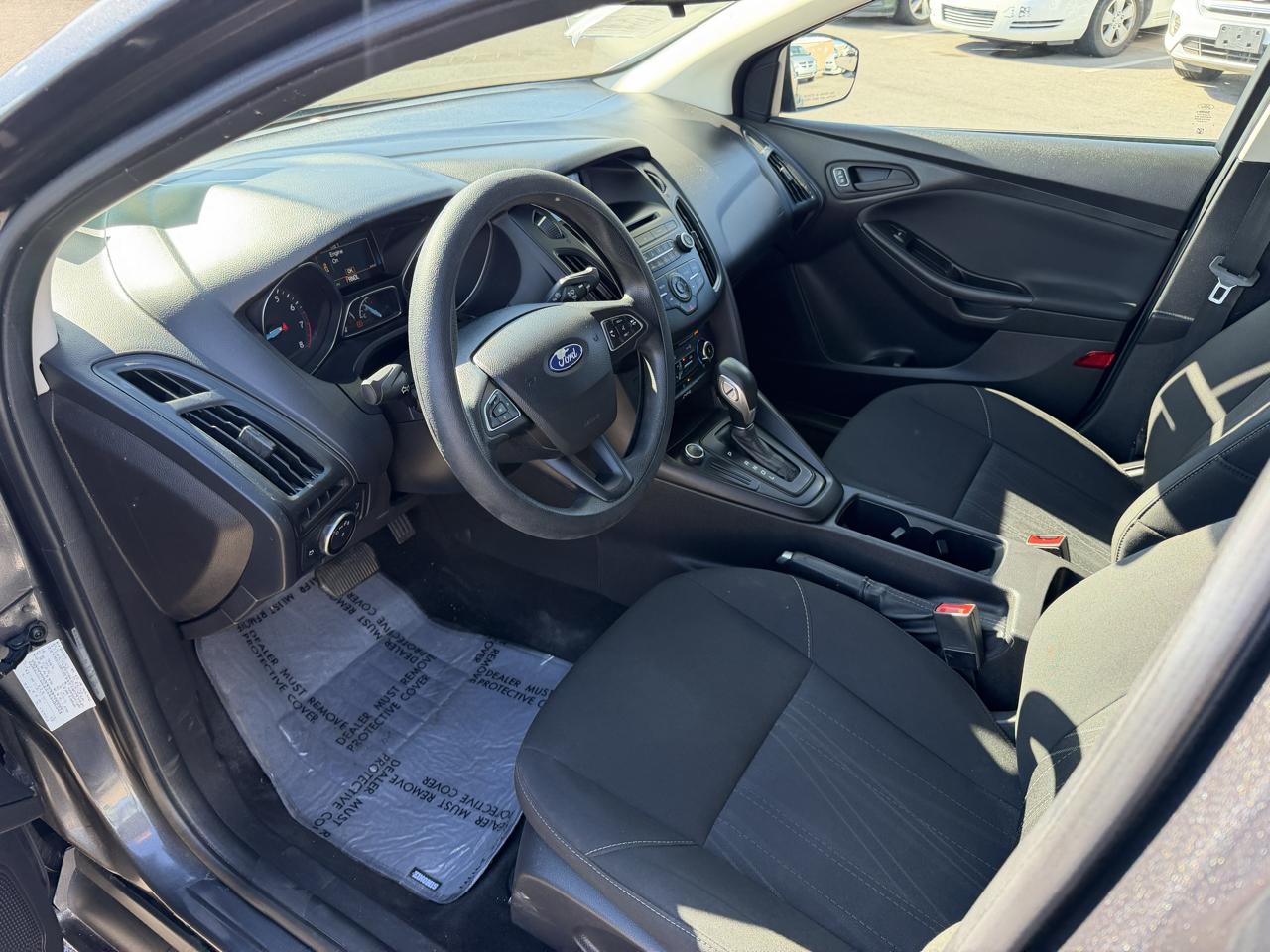 Ford Focus S Sedan 2017