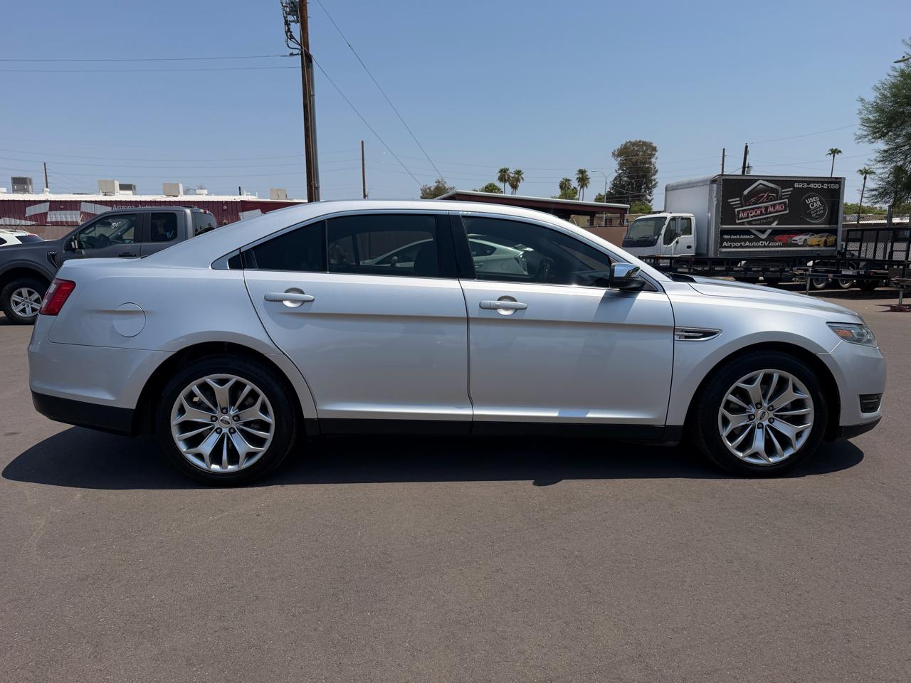Ford Taurus Limited FWD 2015
