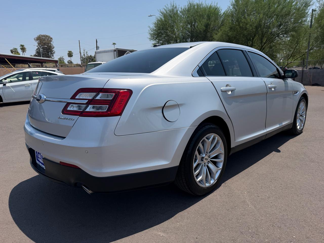 Ford Taurus Limited FWD 2015