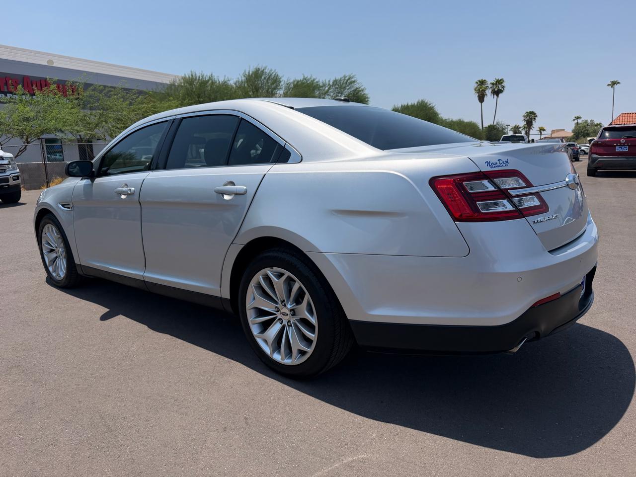 Ford Taurus Limited FWD 2015