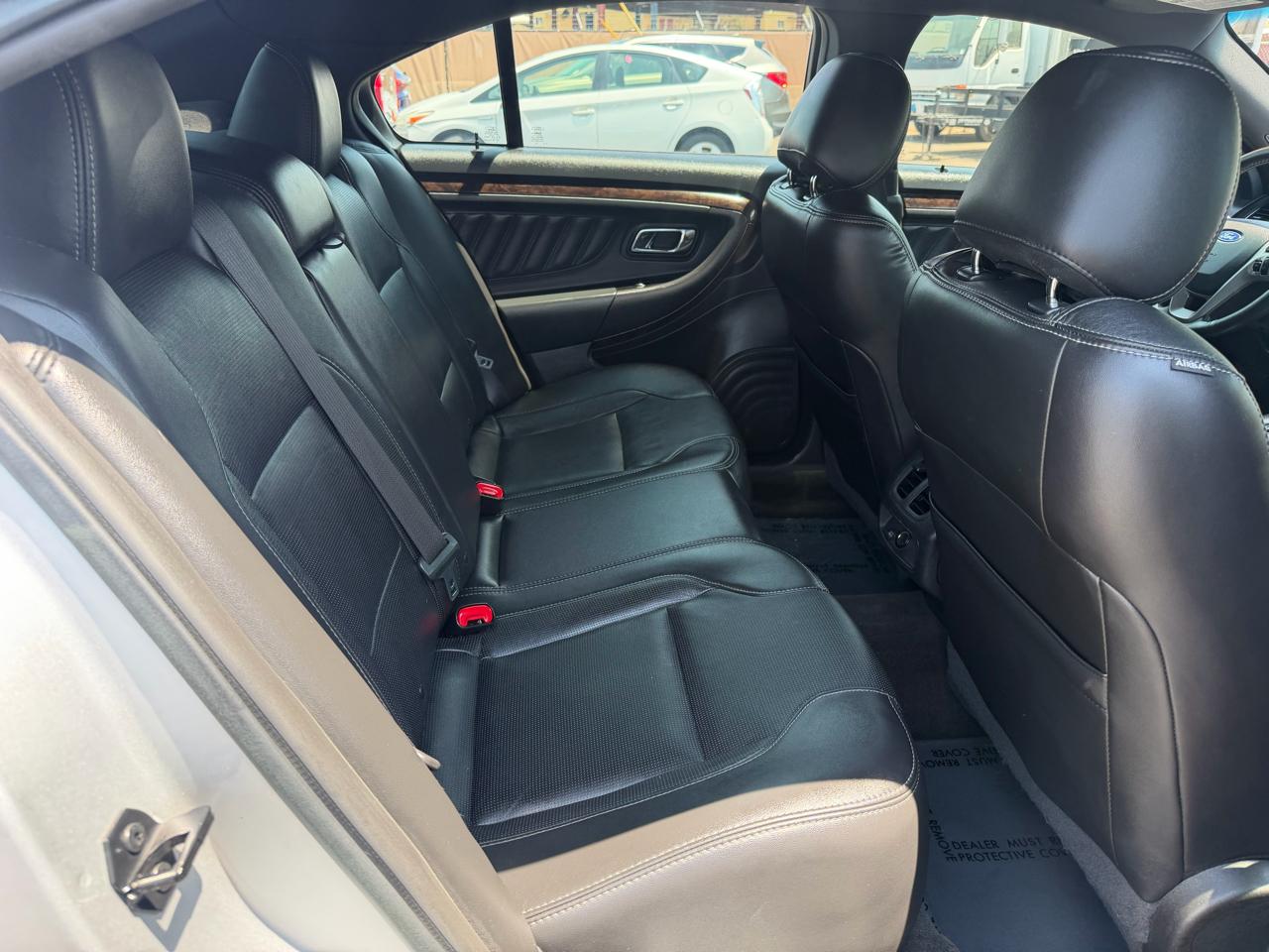Ford Taurus Limited FWD 2015