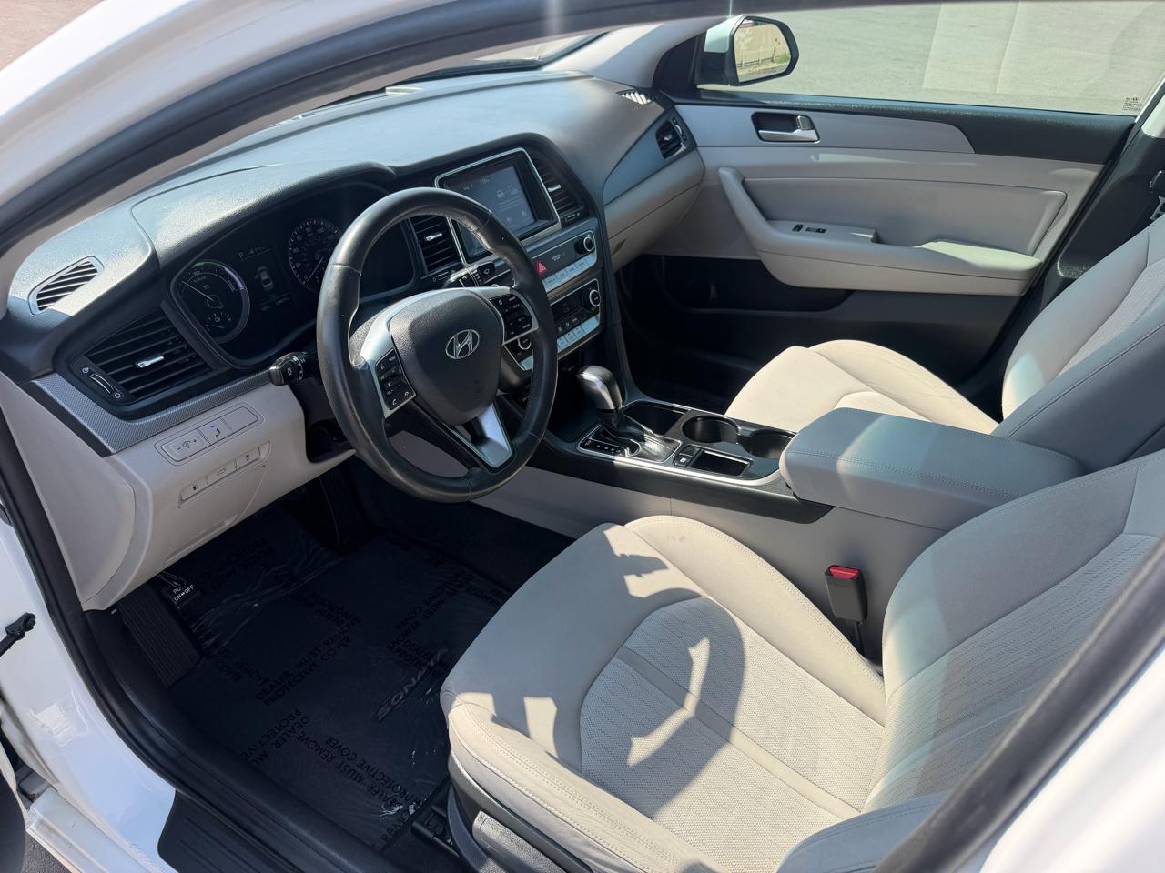 Hyundai Sonata Hybrid SE 2019