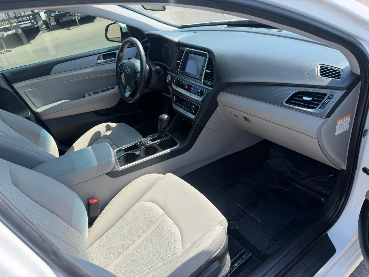 Hyundai Sonata Hybrid SE 2019