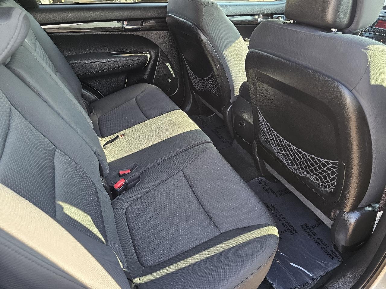Kia Sorento LX 2WD 2012