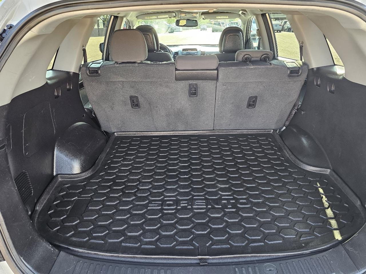 Kia Sorento LX 2WD 2012