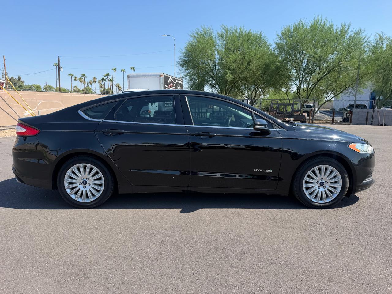 Ford Fusion Hybrid SE 2016