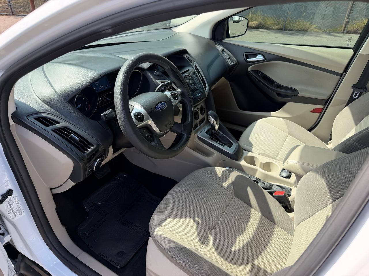 Ford Focus SE Sedan 2014