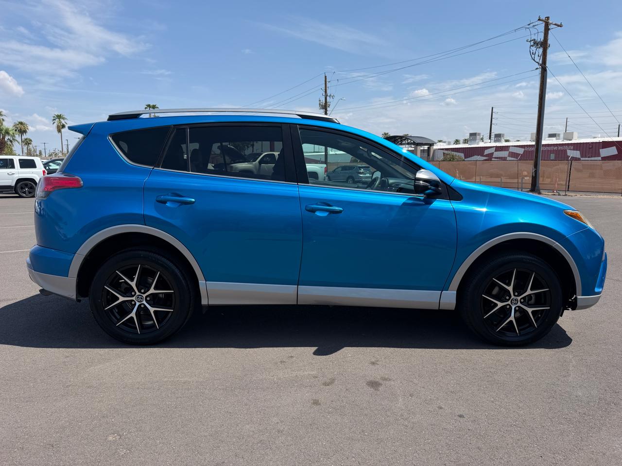 Toyota RAV4 SE 4WD 2017