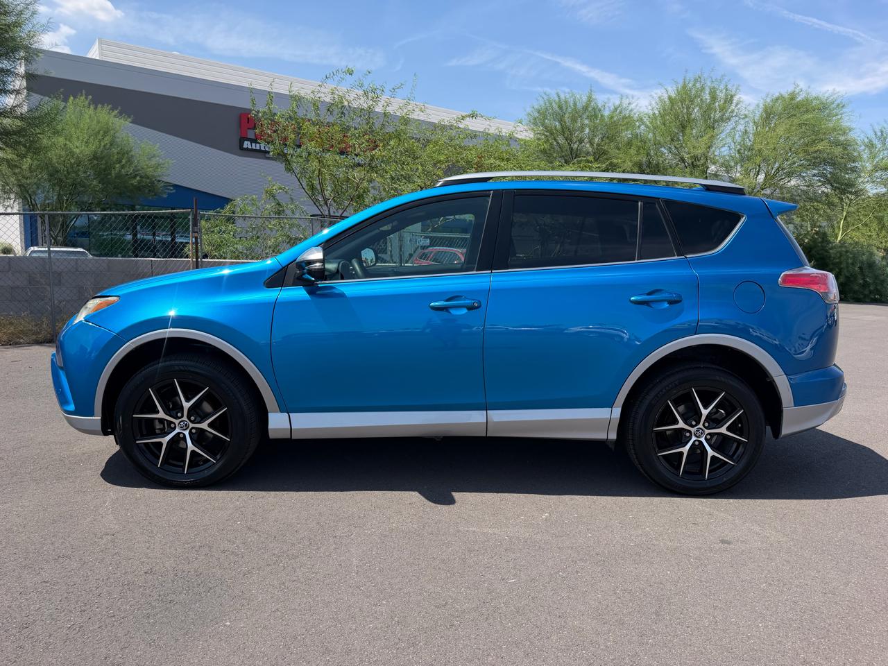 Toyota RAV4 SE 4WD 2017