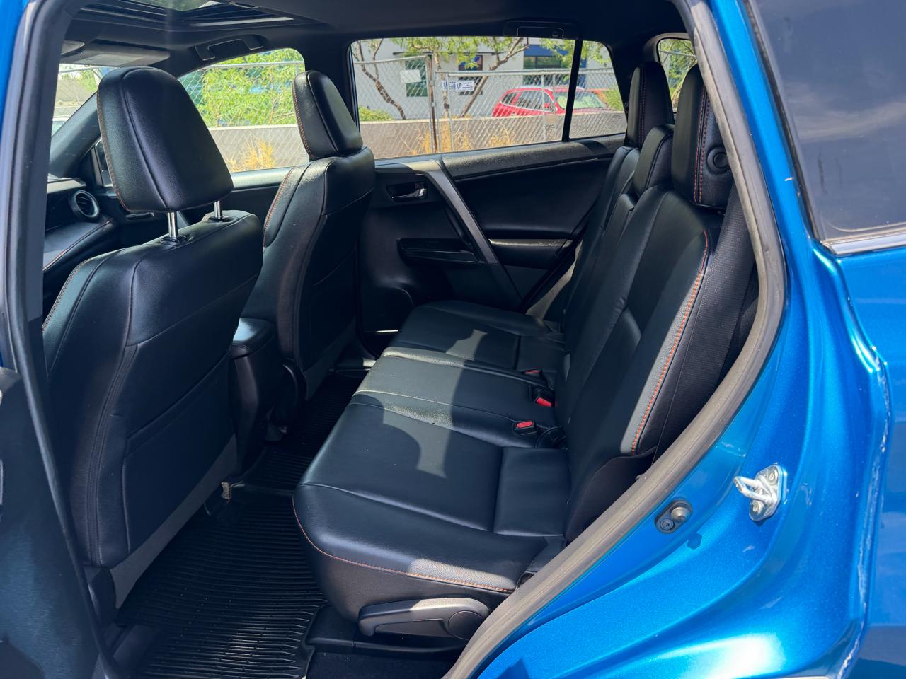 Toyota RAV4 SE 4WD 2017