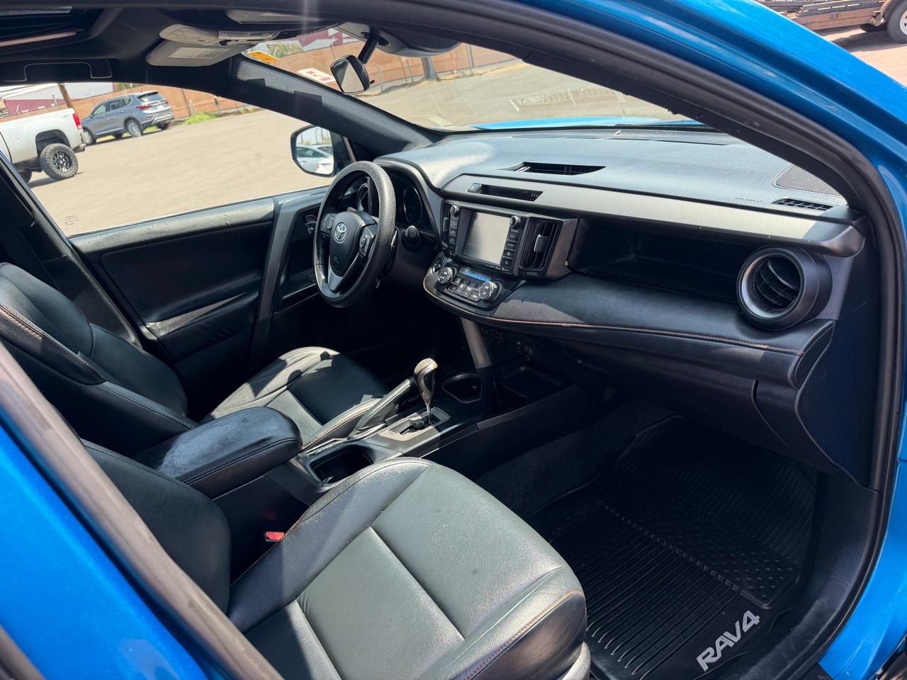 Toyota RAV4 SE 4WD 2017