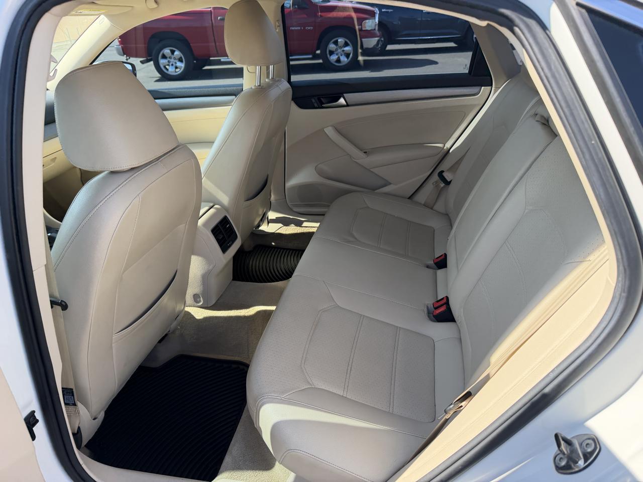 Volkswagen Passat SE PZEV 6A 2015