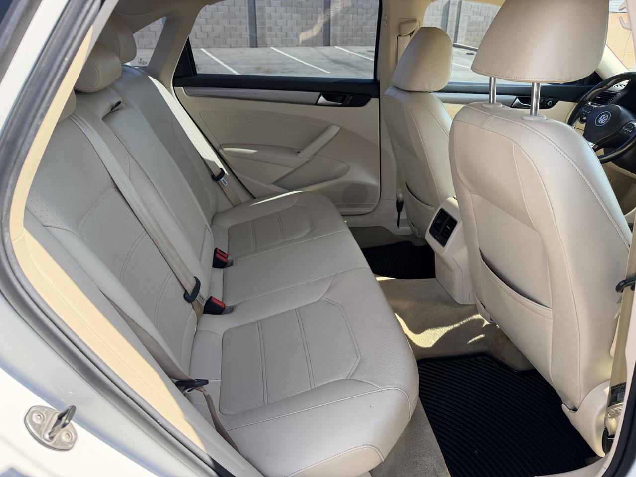 Volkswagen Passat SE PZEV 6A 2015