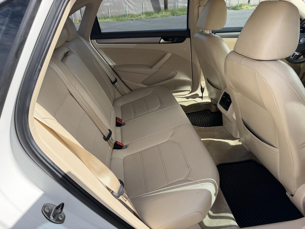 Volkswagen Passat SE PZEV 6A 2015