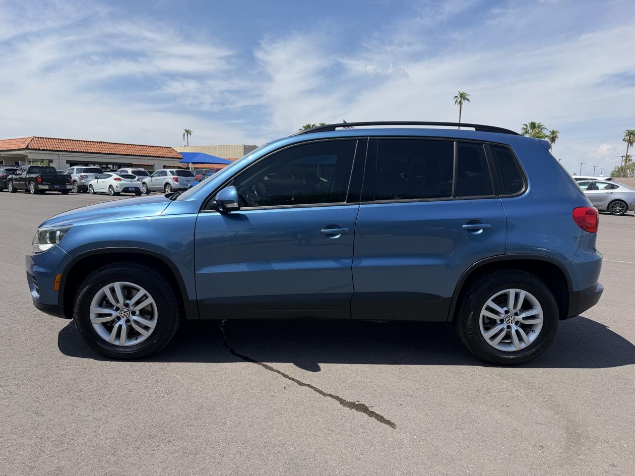 Volkswagen Tiguan S 2017