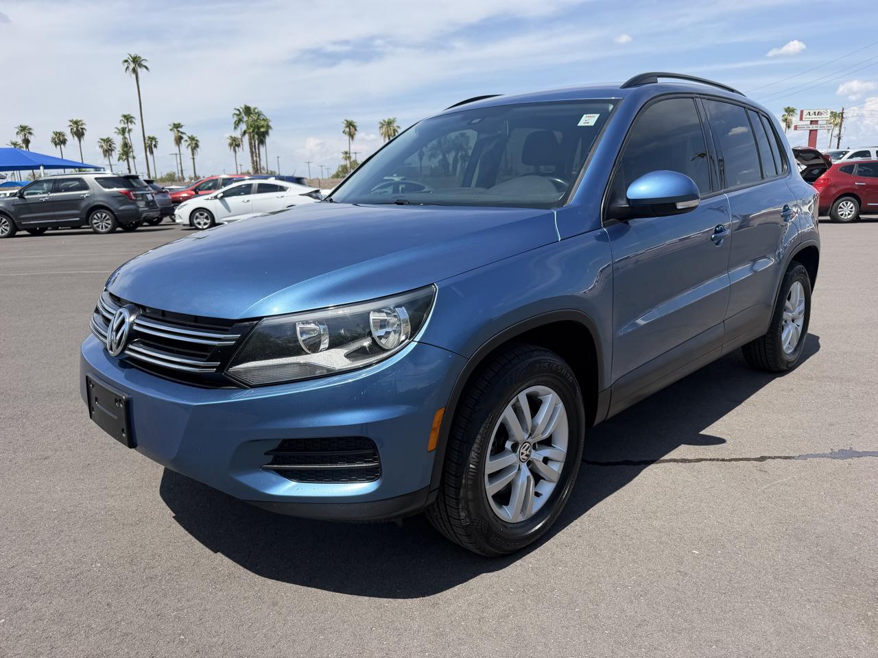 Volkswagen Tiguan S 2017