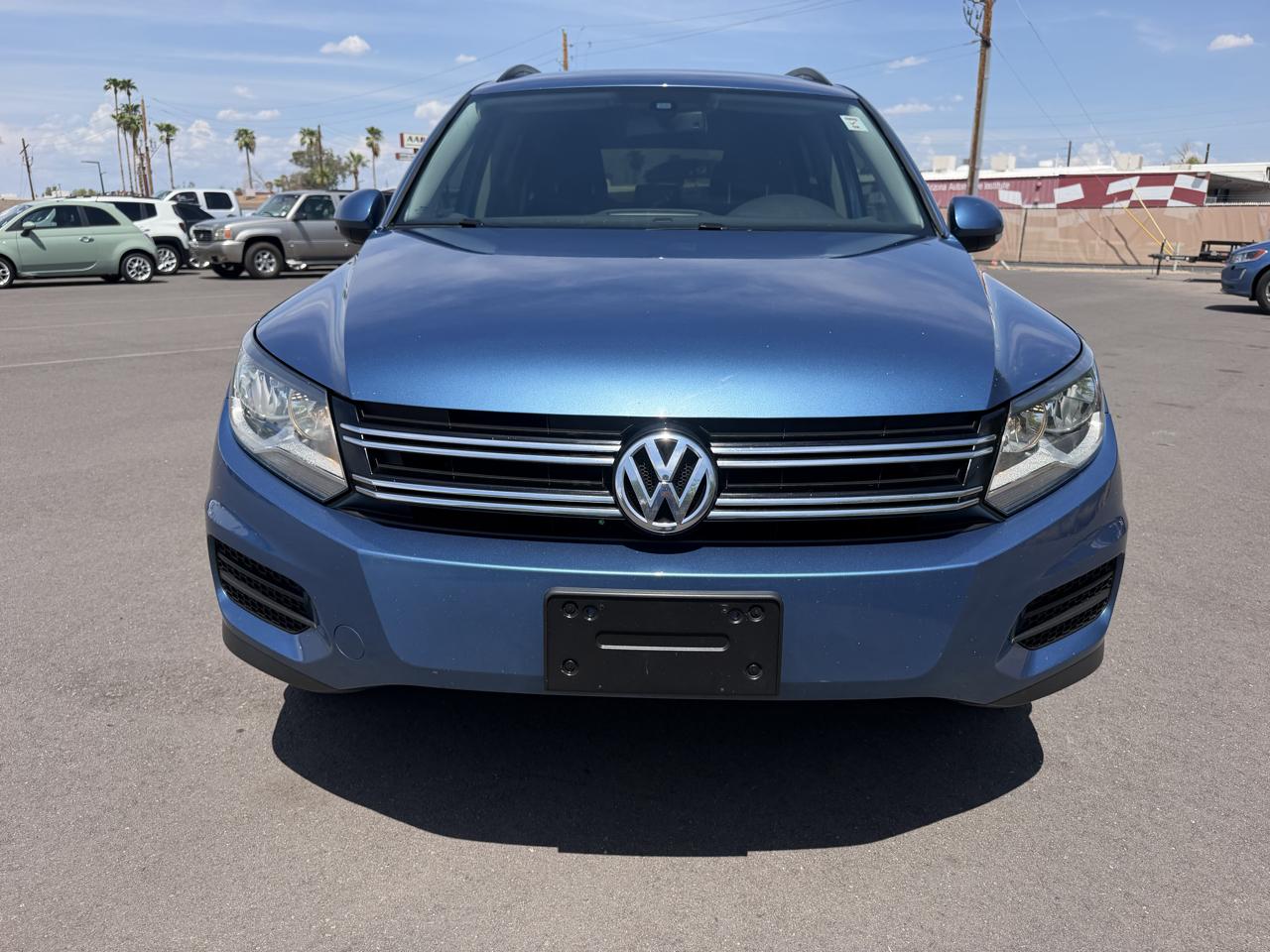 Volkswagen Tiguan S 2017