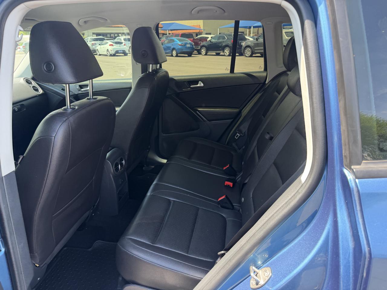 Volkswagen Tiguan S 2017