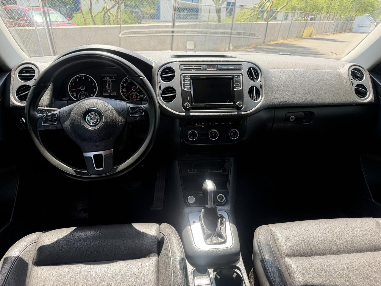 Volkswagen Tiguan S 2017
