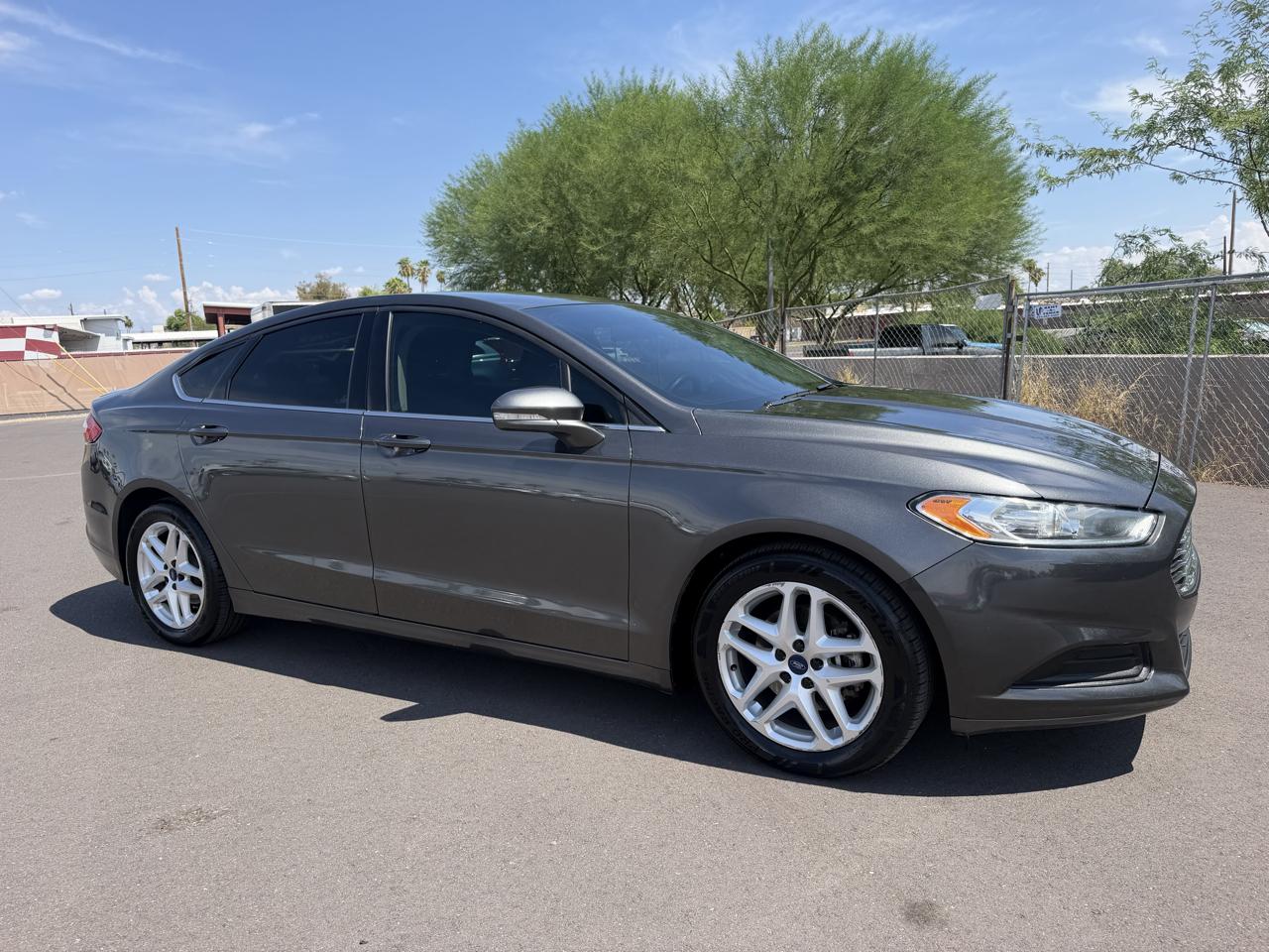 Ford Fusion SE 2015