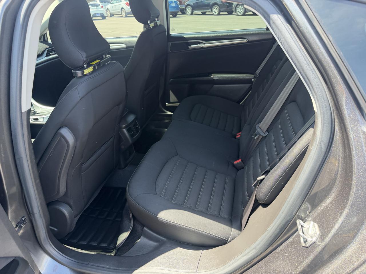 Ford Fusion SE 2015