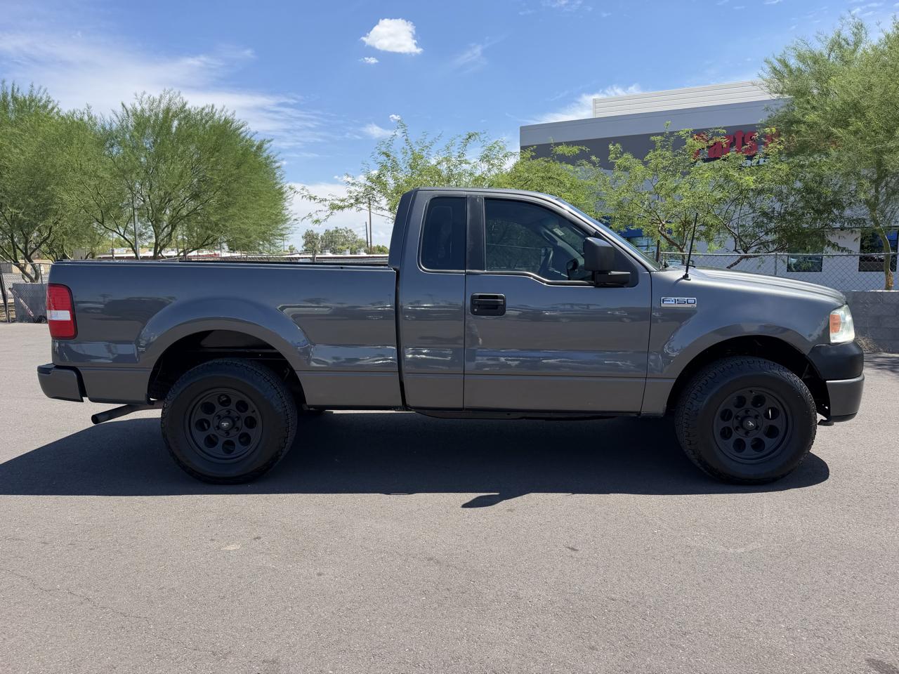 Ford F-150 2WD Reg Cab 122.5" XL 2007