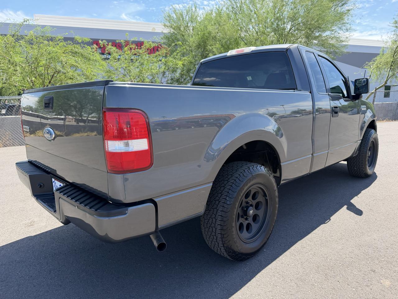 Ford F-150 2WD Reg Cab 122.5" XL 2007