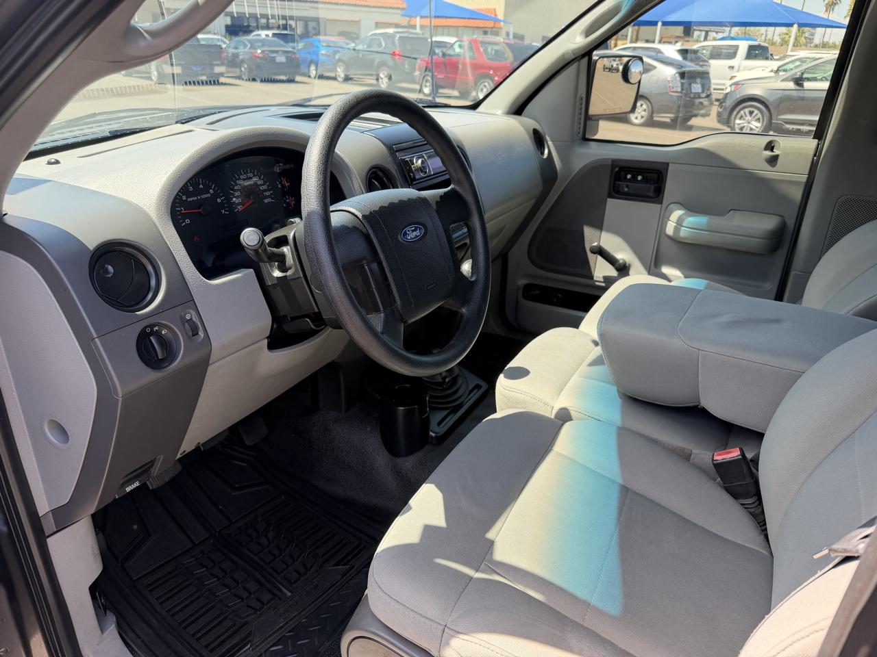 Ford F-150 2WD Reg Cab 122.5" XL 2007