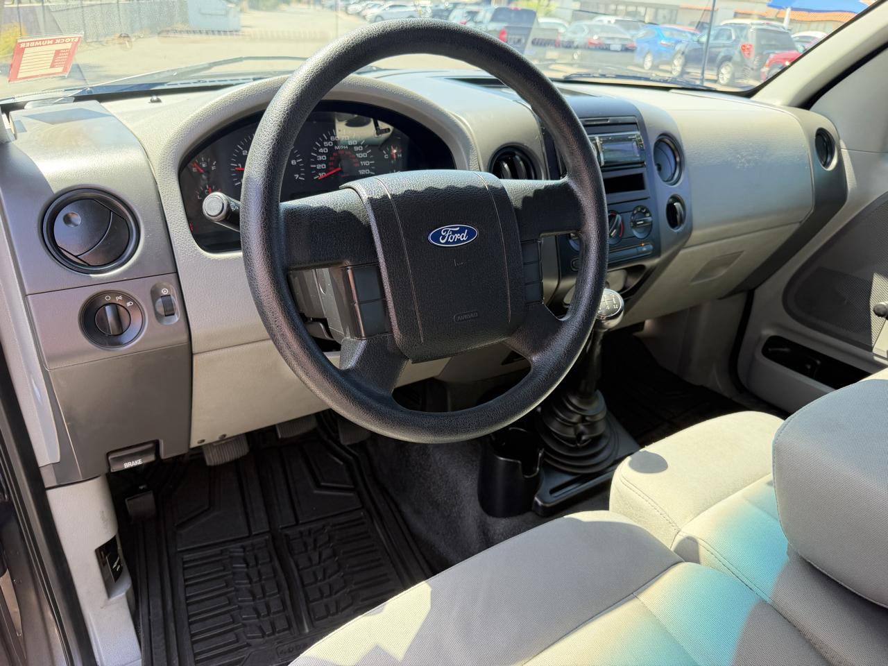 Ford F-150 2WD Reg Cab 122.5" XL 2007
