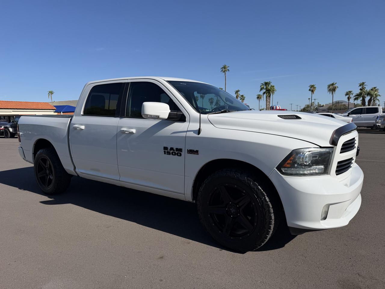 RAM 1500 2WD Crew Cab 140.5" Sport 2017