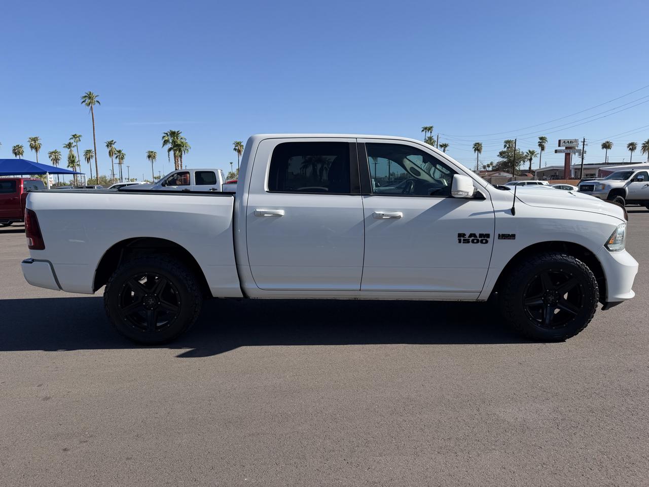 RAM 1500 2WD Crew Cab 140.5" Sport 2017