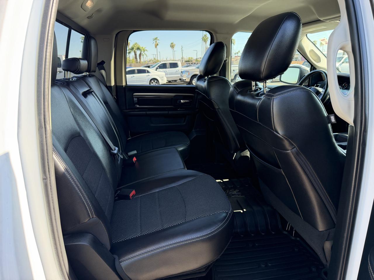 RAM 1500 2WD Crew Cab 140.5" Sport 2017