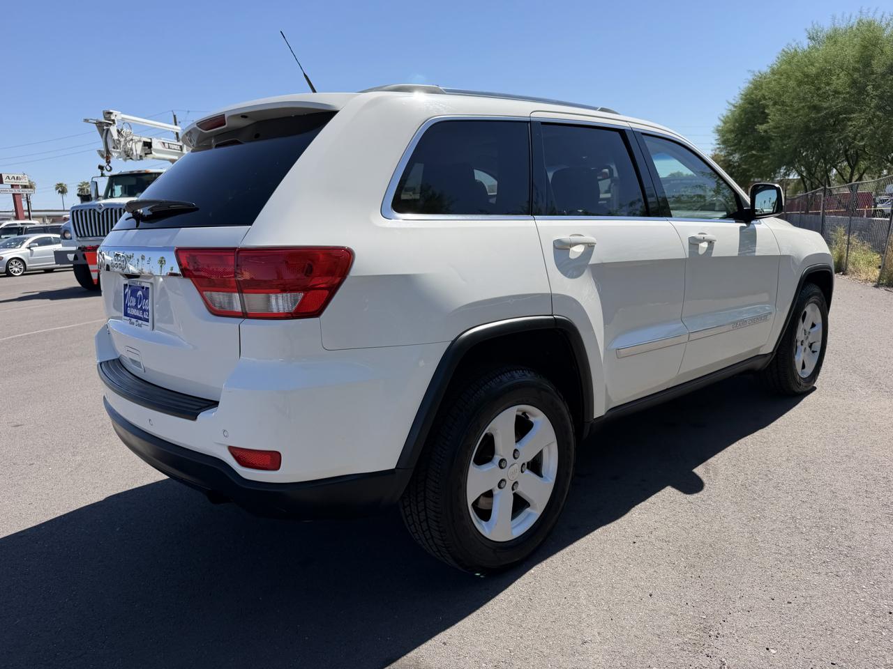 Jeep Grand Cherokee Laredo 4WD 2011