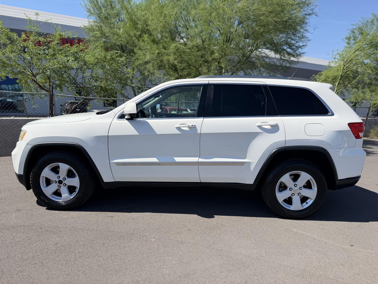 Jeep Grand Cherokee Laredo 4WD 2011
