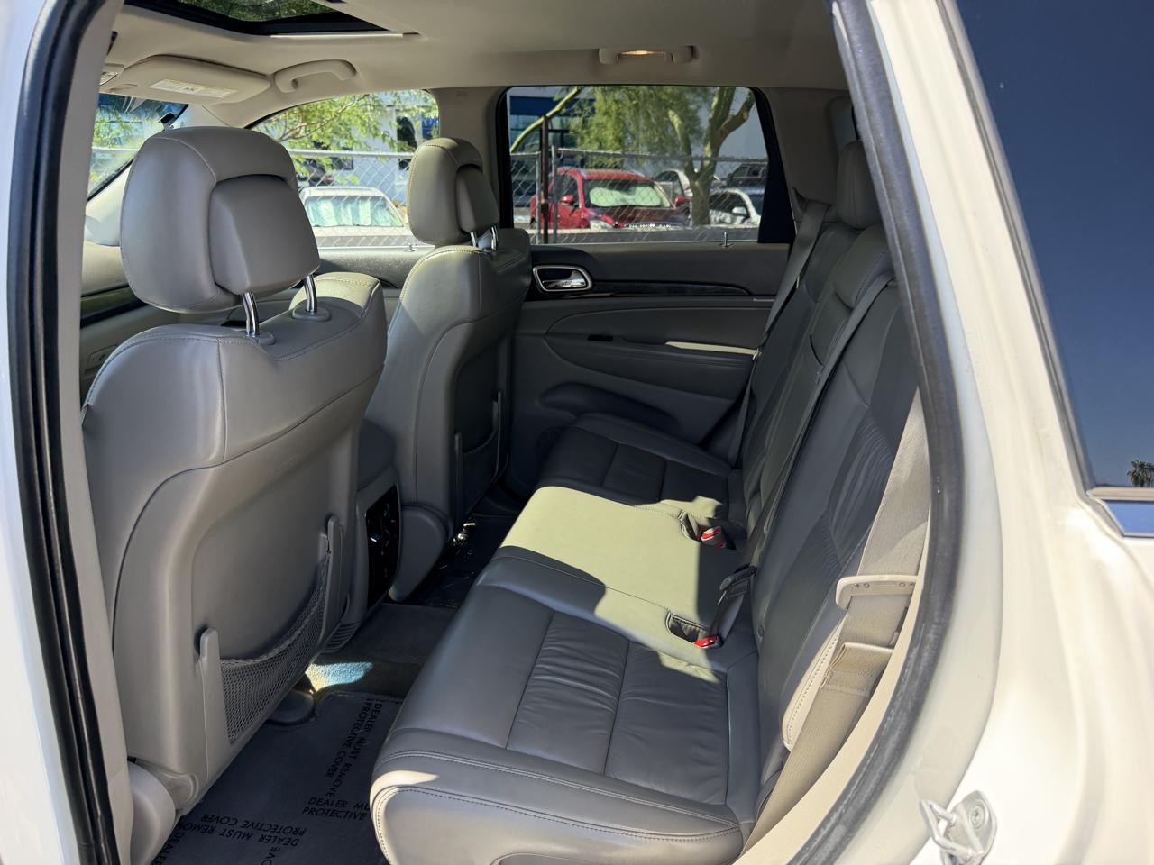 Jeep Grand Cherokee Laredo 4WD 2011