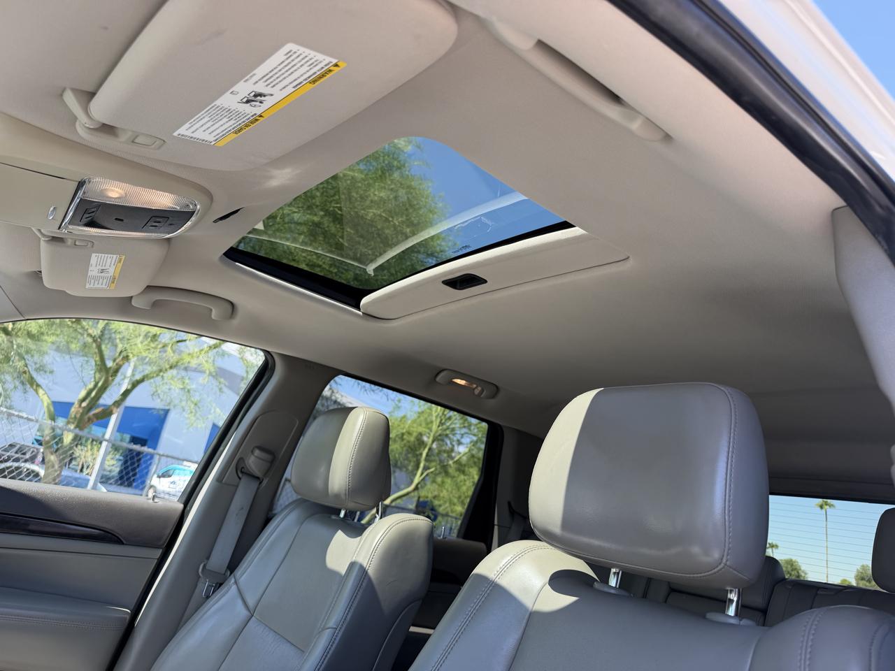 Jeep Grand Cherokee Laredo 4WD 2011