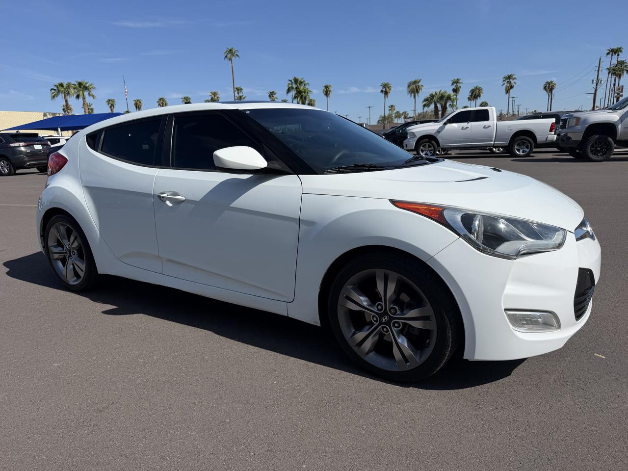 Hyundai Veloster Base 2013