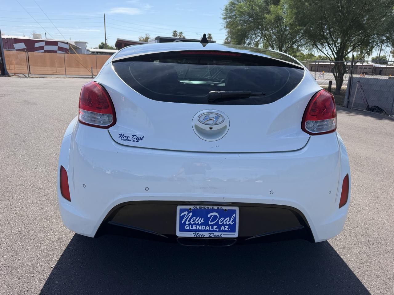 Hyundai Veloster Base 2013