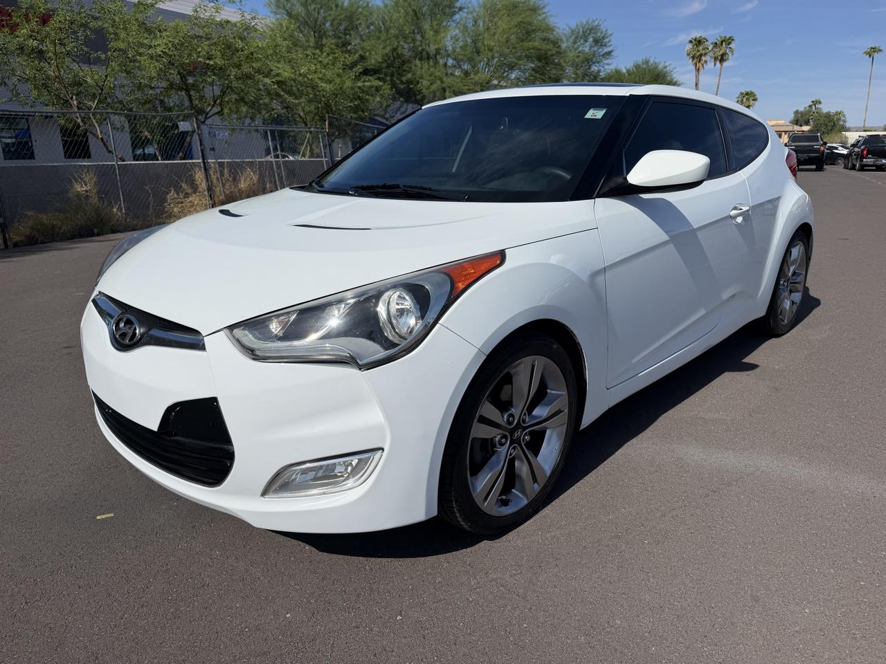 Hyundai Veloster Base 2013